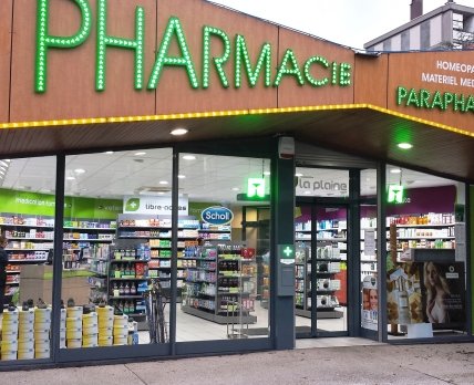 Французская сеть супермаркетов будет продавать препараты через Интернет