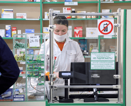Борьба с коронавирусом в аптеке: кто защитит фармацевта?