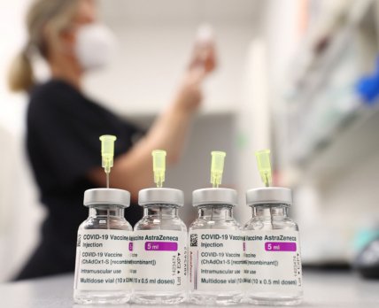 AstraZeneca переименовала свою вакцину от COVID-19 после скандалов в Европе