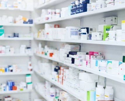 Аптеки звинуватили фармгігантів у дефектурі генериків