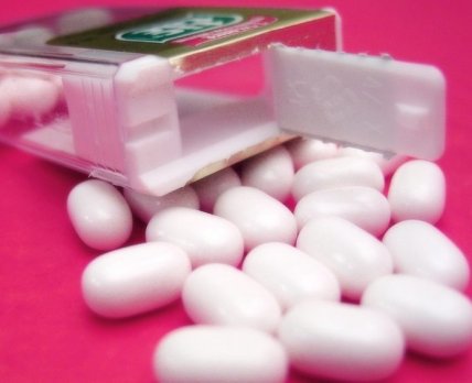 TikTok дає шкідливі поради щодо перевезення ліків у коробочках з-під Tic Tac