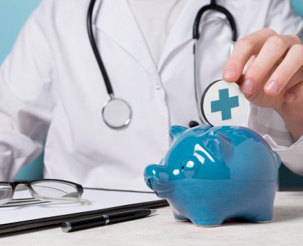 Чергове підвищення зарплат: кому з медиків та фармацевтів воно гарантоване /freepik