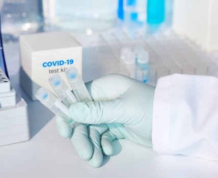 Плюнув і пішов: тести на COVID допоможуть оцінити склад мікрофлори порожнини рота та передбачити перебіг хвороби