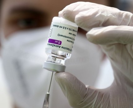 Микс из вакцин AstraZeneca и Pfizer усиливает защиту от COVID-19