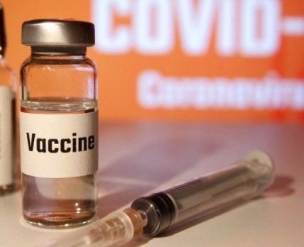 Не чарівна паличка: в ЄС розповіли, чим загрожує обовʼязкова вакцинація