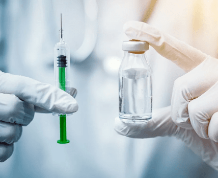 Зеленский обещает не блокировать платную вакцинацию от коронавируса в Украине