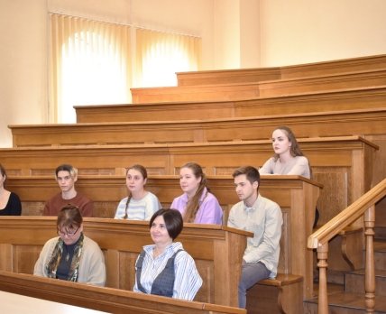 8 кращих студентів українських вишів отримали стипендії від «Фармак»