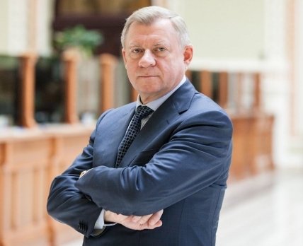 Глава Нацбанка Яков Смолий подал в отставку: какими будут последствия для бизнеса?