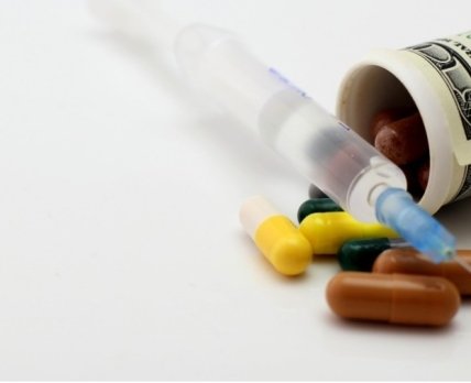 Кабмин хочет изменить порядок формирования цены на препараты и медизделия