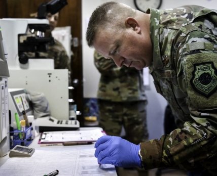 Вакцину от коронавируса в США будут распространять с помощью армии