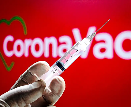 Минздрав официально выступил против совмещения CoronaVac с другими прививками