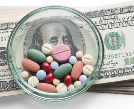 Дослідження: фармвиробники використовують благодійні фонди для просування дорогих ліків