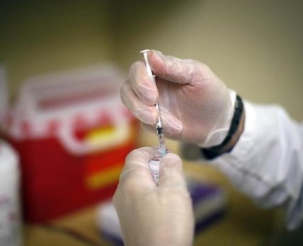 Британия готовит масштабную кампанию по ревакцинации от COVID-19 наряду с иммунизацией от гриппа