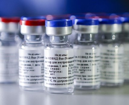 В РФ начинают массовую вакцинацию против коронавируса