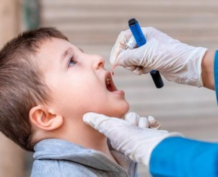 Вспышка полиомиелита в Украине: в ЦОЗ напоминают о схеме вакцинации