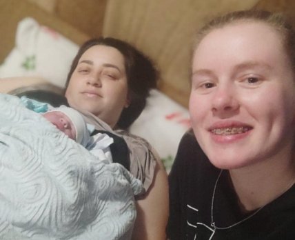 Медсестра Татьяна Павлова приняла роды с помощью видеосвязи. /Facebook