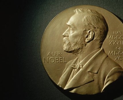 Нобелевскую премию по химии присудили за эволюцию ферментов и исследование пептидов и антител