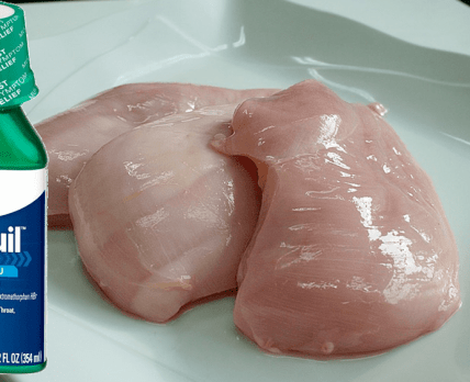 Курица, приготовленная в… сиропе от кашля. Врачи отреагировали на опасный тренд TikTok