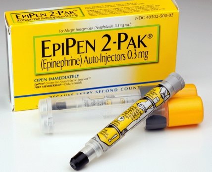 Автоинжектор EpiPen для экстренной помощи при анафилактическом шоке внесен в перечень дефицитных препаратов