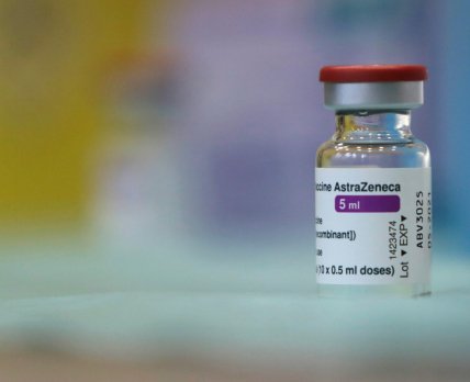 В Испании разрешили использование вакцины AstraZeneca для людей старше 55 лет