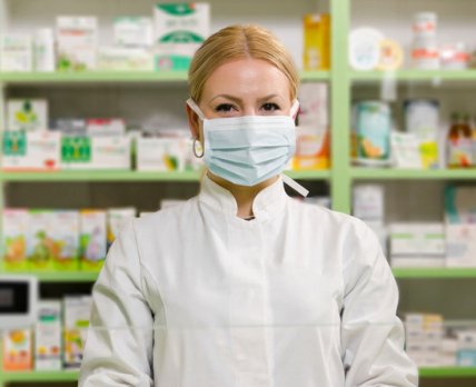 Как уберечь работника аптеки от лишней нагрузки в условиях эпидемии