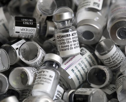 Минздрав «выльет» 34 000 доз вакцины Pfizer