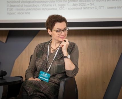 Наталія Осовська, під час виступу на конференції Школи інноваційної медицини (SIM). Фото: /Компанія SIM -- Школа Іноваційної Медицини