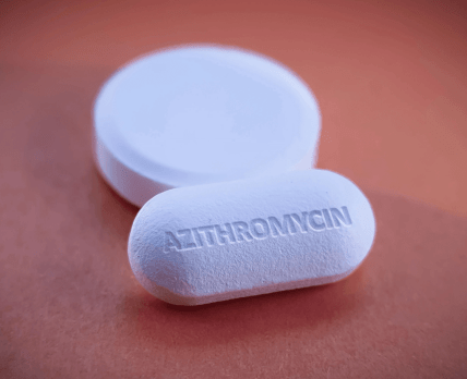 Pfizer и Teva истощили запасы антибиотика азитромицина из-за эпидемии COVID-19