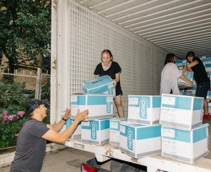МОЗ передало 6 тисяч індивідуальних аптечок для БФ «Солом’янські котики»