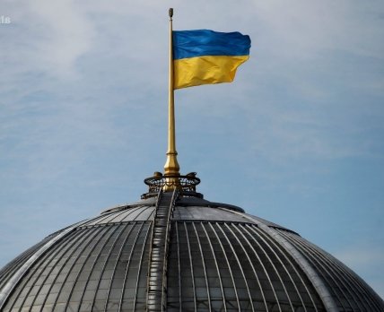 В Україні продовжили воєнний стан до 25 травня