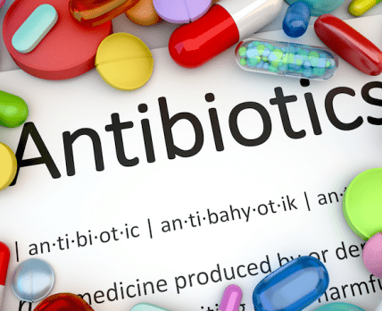Ученые: COVID-19 не нуждается в антибиотиках