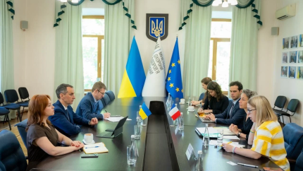 Реабілітація, телемедицина й обладнання: Франція фінансує медичні проєкти в Україні