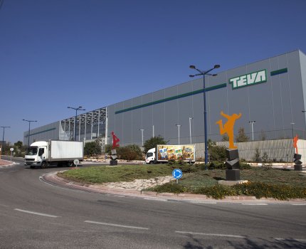 Teva продает производство в США