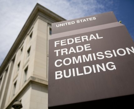 Благотворительным фондам помощи онкобольным в США предъявили обвинение в растрате