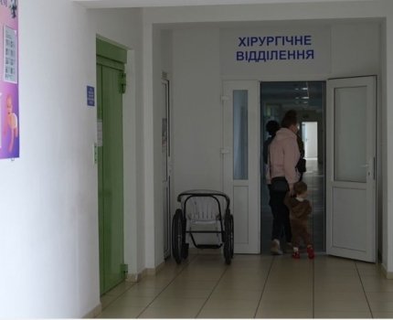 Хірурги з Черкас прооперували немовля, яке народилося з гастрошизисом