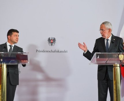 Зеленский заявил, что Украина давно готова массово производить вакцину от COVID-19