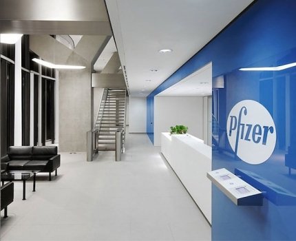 Фармгигант Pfizer закроет два из трех своих заводов в Великобритании