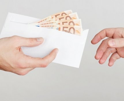 Чиновники Минздрава через теневую схему присвоили свыше 52 млн грн