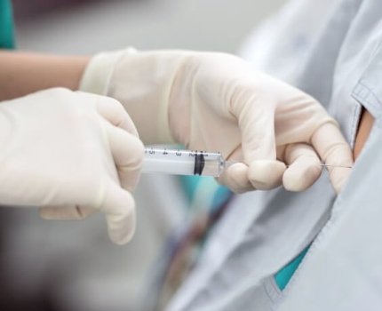 BMJ призвали отозвать руководство, описывающее бесполезность эпидуральных инъекций анестетиков и стероидов