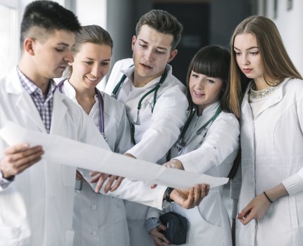 Госзаказ на медицинские специальности в 2026 году превышает 9 тыс. мест /Magnific