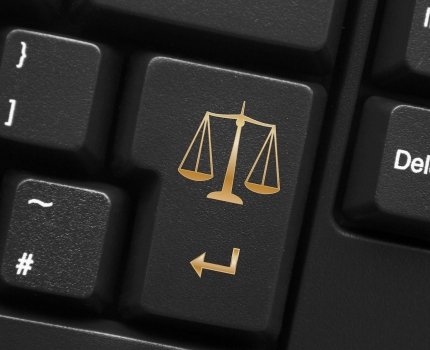 В Каменце-Подольском разоблачили сеть производителей фальшивых COVID-сертификатов и справок
