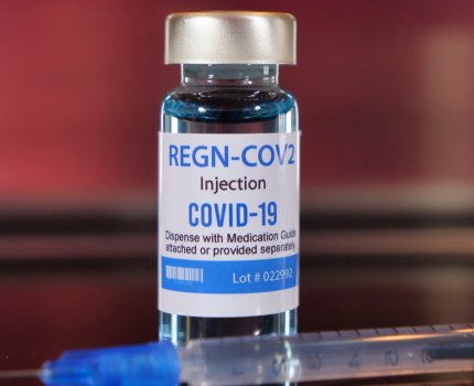 FDA одобрило комбинацию антител от Regeneron для лечения COVID-19