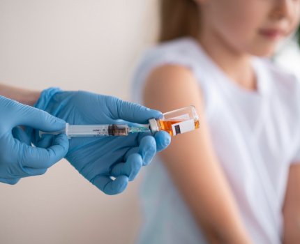 Украина получила 70 000 доз комбинированной вакцины для защиты детей сразу от пяти болезней /freepik