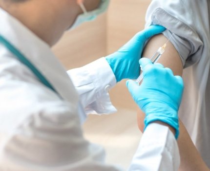 Вакцина Pfizer швидко втрачає ефективність при «зустрічі» з дельта-варіантом