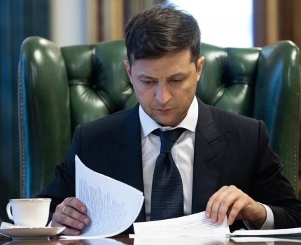 Президент подписал законы о госзакупках лекарственных средств