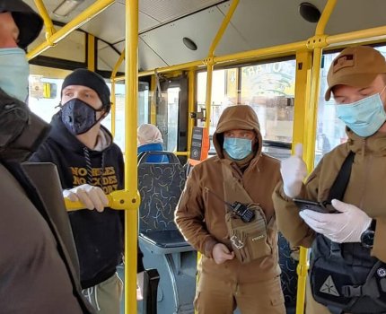 В АПАУ рассказали, как сделать пропуск для работников аптек для проезда на работу в общественном транспорте