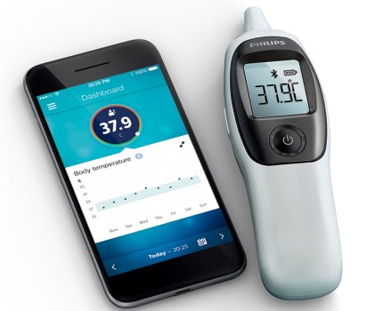 Philips запустила производство тонометров и «умных» часов