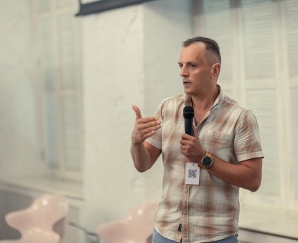 MD, PhD, MBA, директор Національної експертної групи з інфекційного контролю(NEGIC), директор WASHGUARDIANGROUP, голова ГО «Інфекційний контроль в Україні» Андрій Александрін