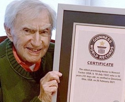 Старейший практикующий в мире врач, которому почти 100 лет, рассказал, как изменилась неврология, и дал советы молодым коллегам