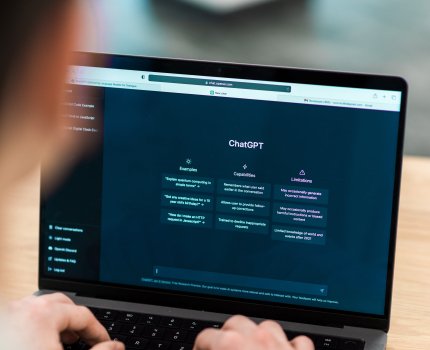 ChatGPT больше не будет давать медицинские и юридические советы — OpenAI обновила правила использования /freepik